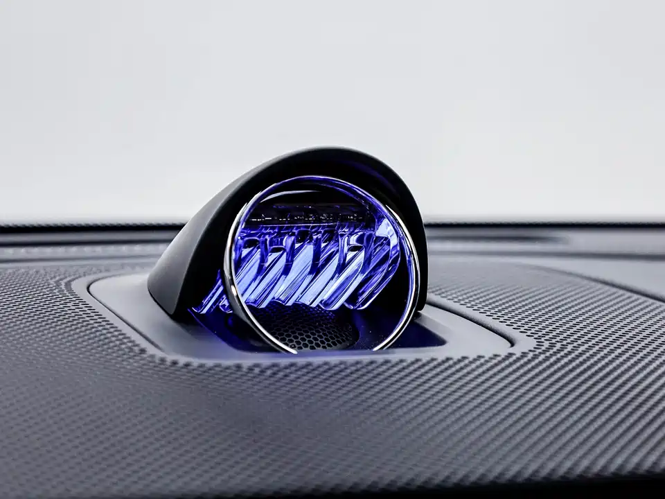 AITO Ask the world M9