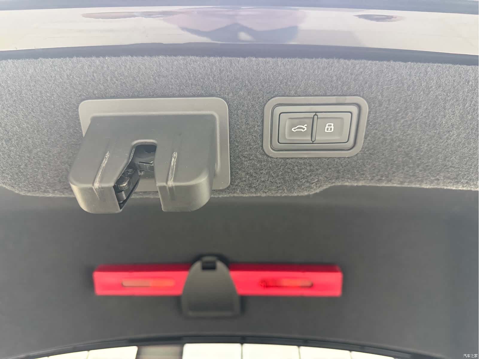 Audi A8L, 2022 25