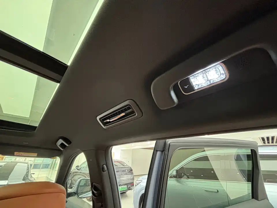 AITO Ask the world M7