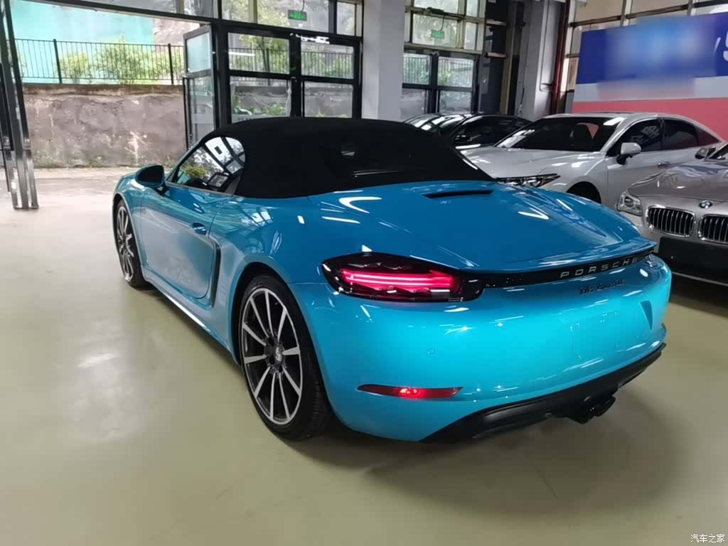 Porsche Boxster, 2018 все фото