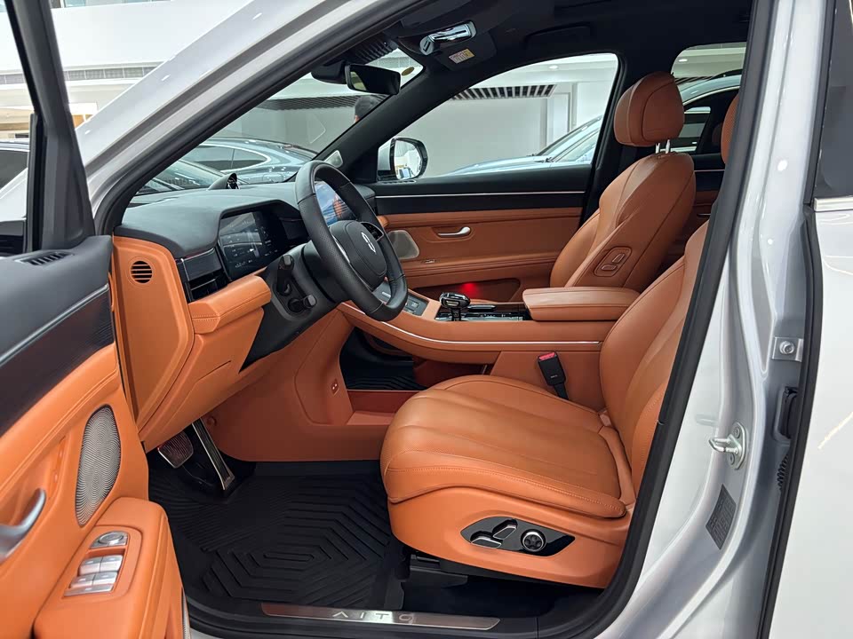 AITO Ask the world M7