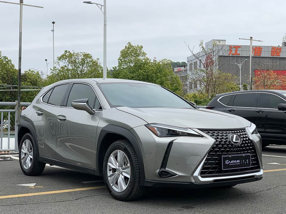 Lexus UX Lexus UX