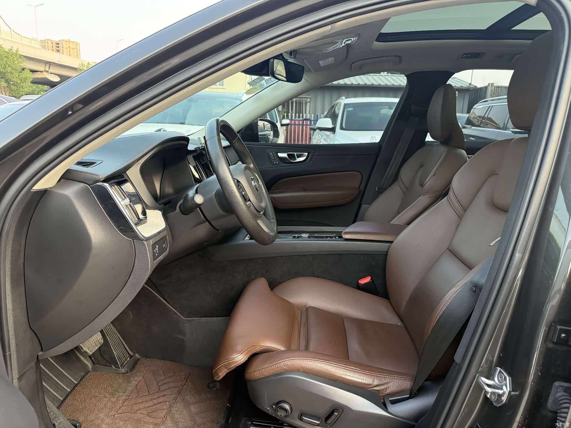 Volvo XC60, 2020 все фото