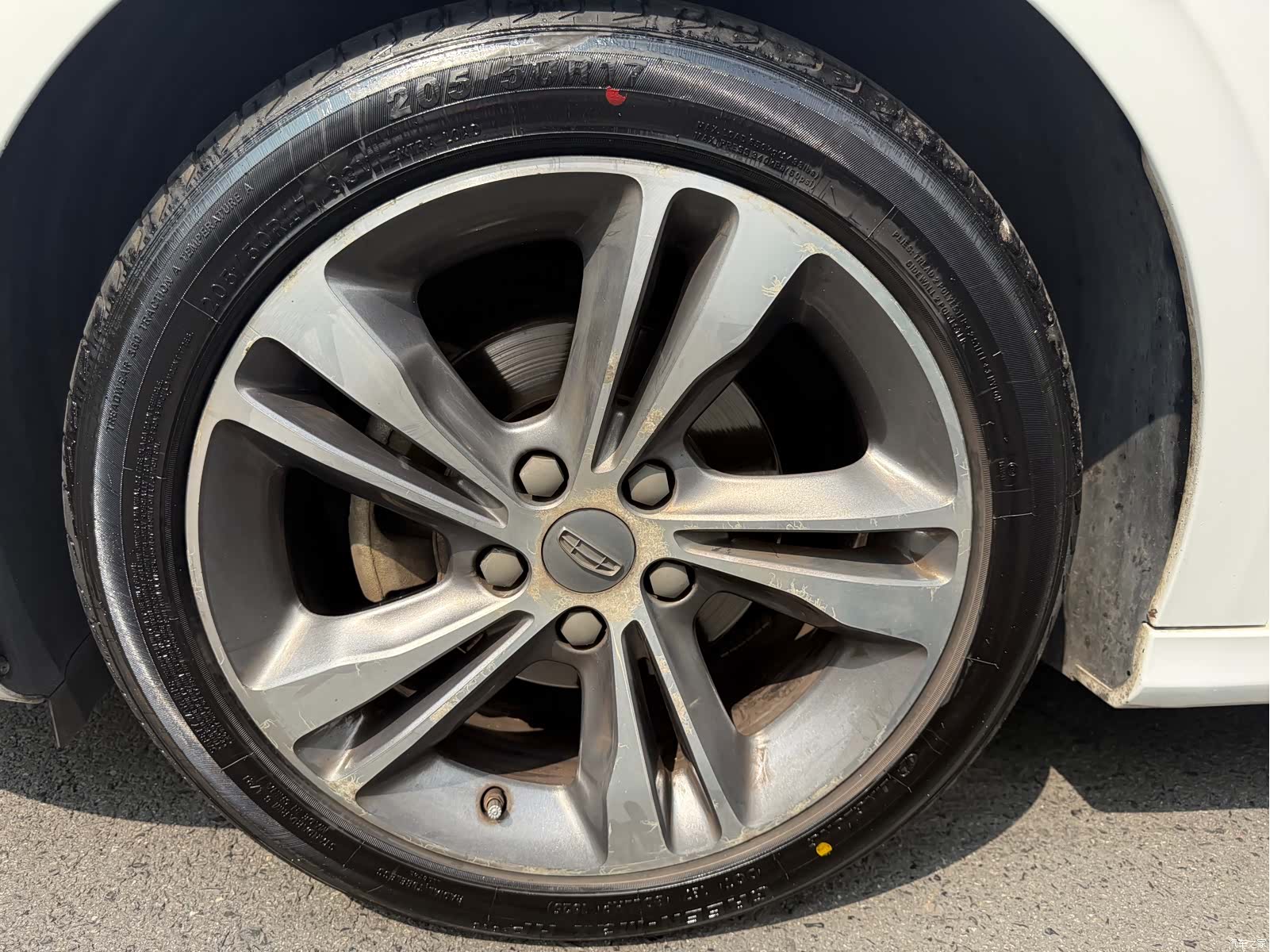 Geely Binray, 2019 17