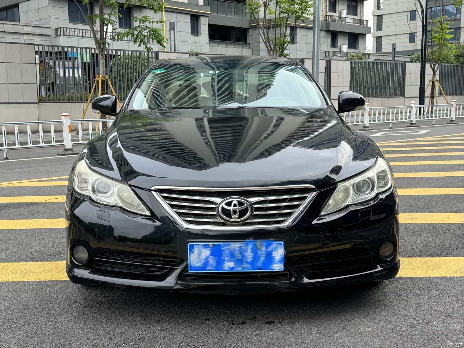 Toyota 2.5V, 2011 15