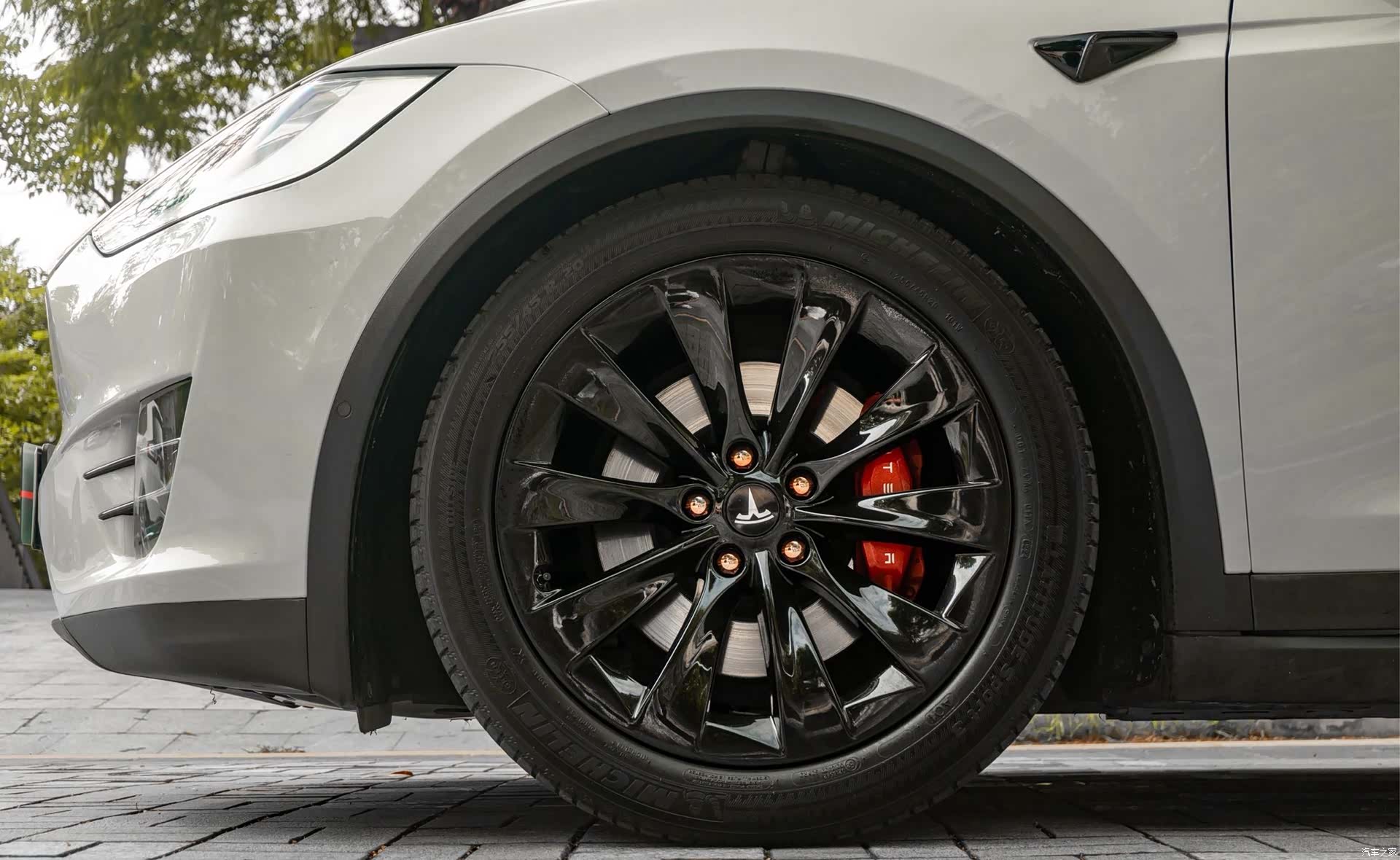 Tesla Model X, 2017 19