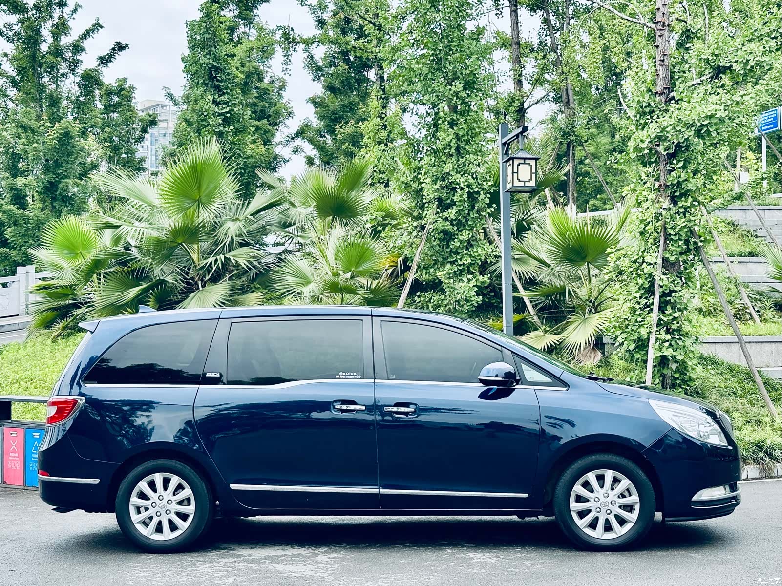 Buick GL8, 2013 6