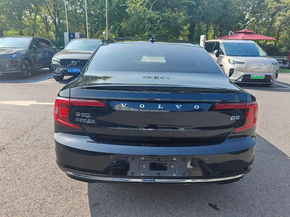 Volvo S90