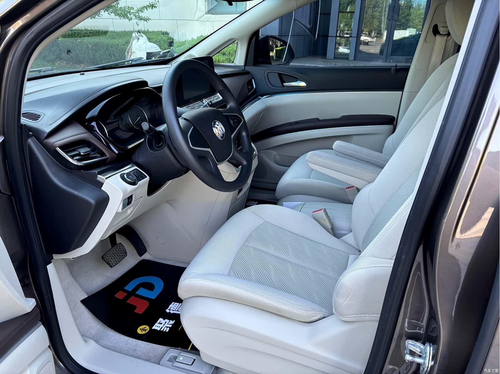 Buick GL8, 2022 10
