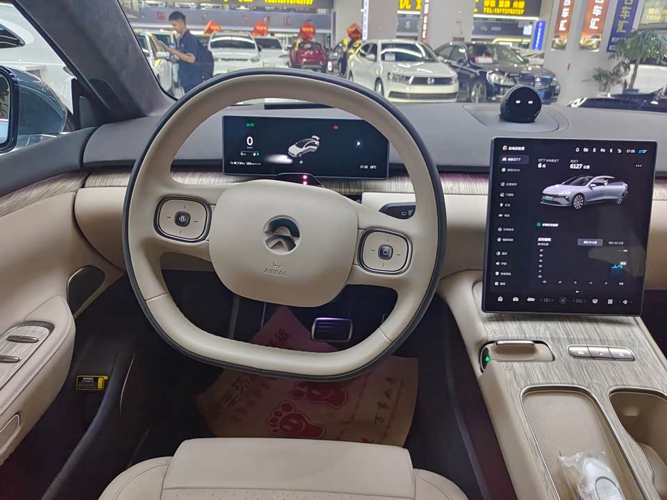 NIO ET7