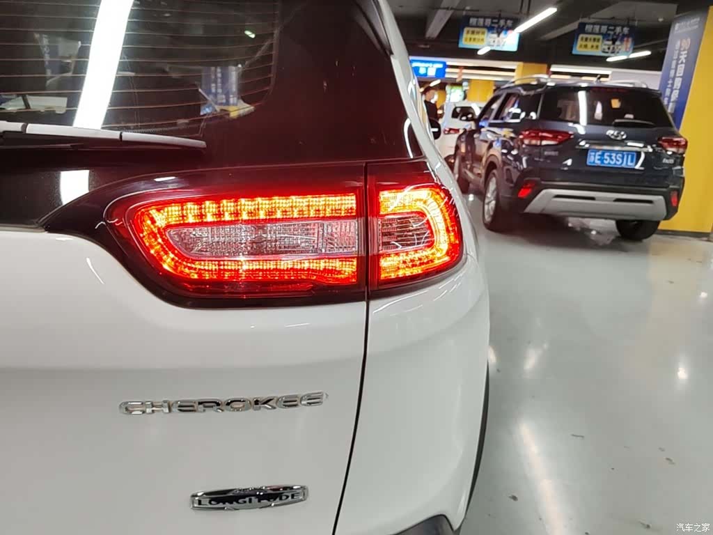 Jeep Cherokee, 2017 24