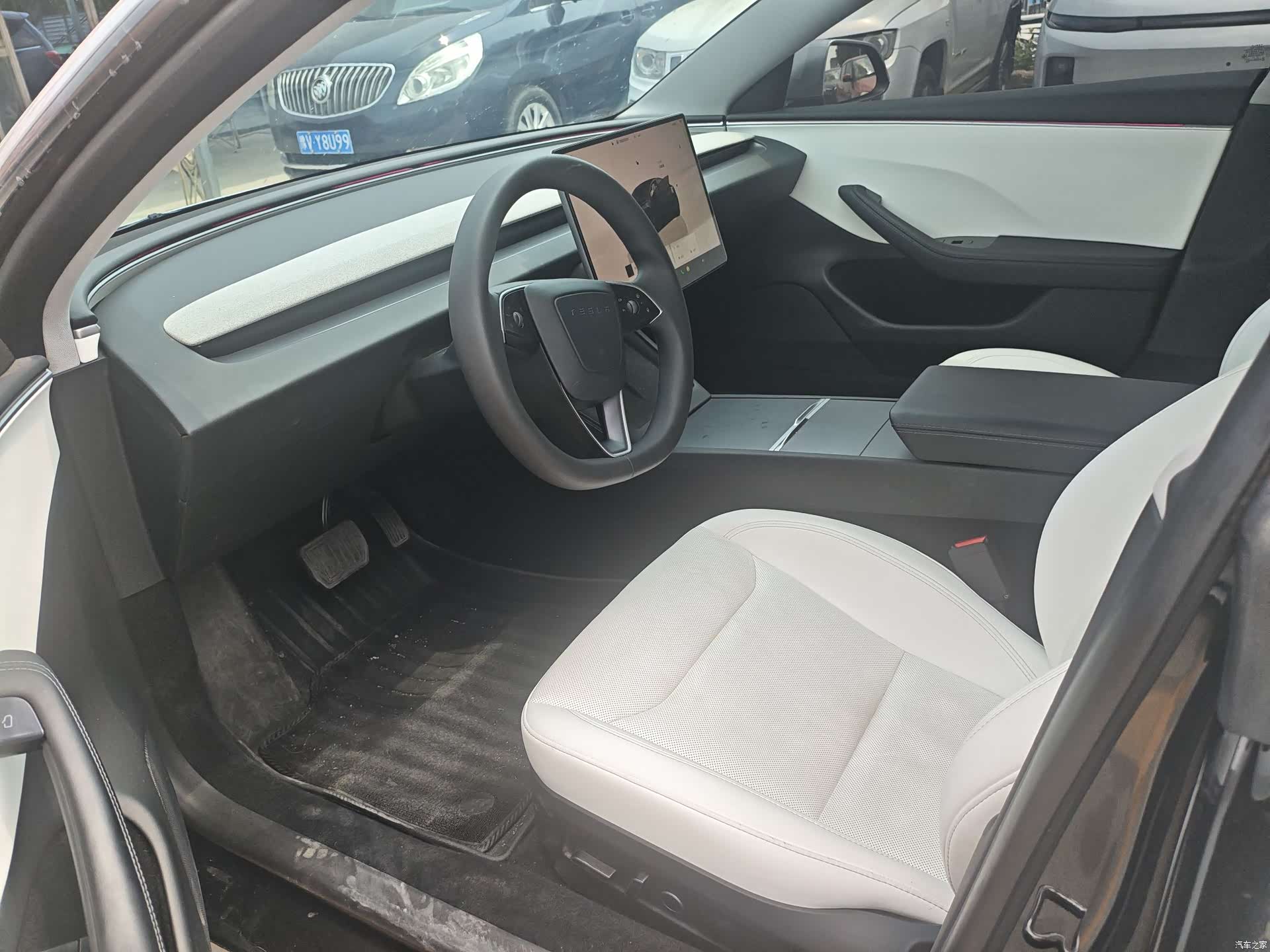 Tesla Model 3, 2023 4