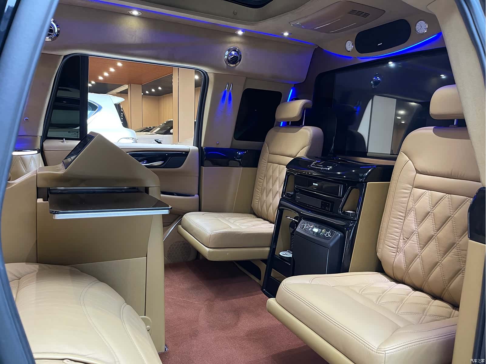 Cadillac Escalade, 2016 12
