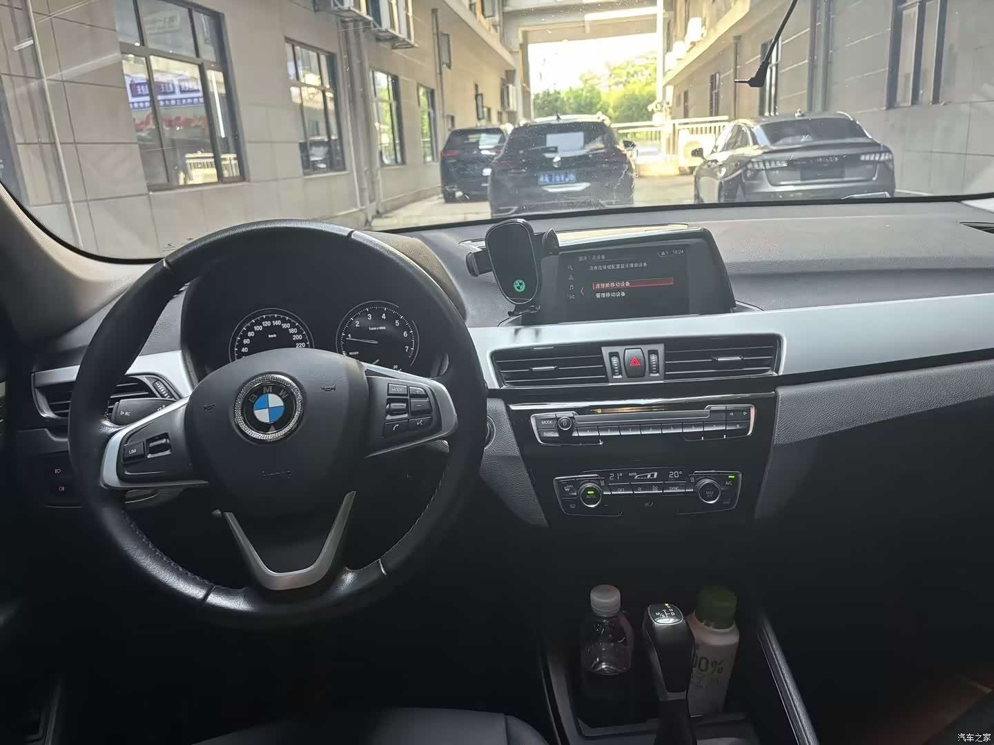 BMW X1, 2019 все фото
