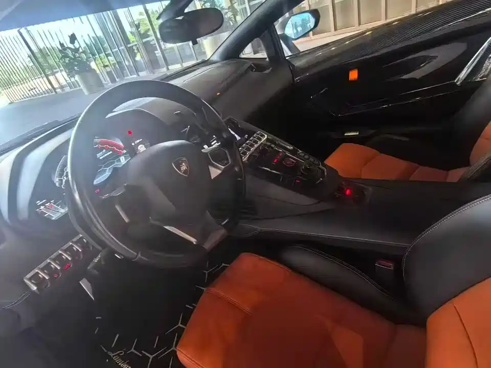 Lamborghini Aventador