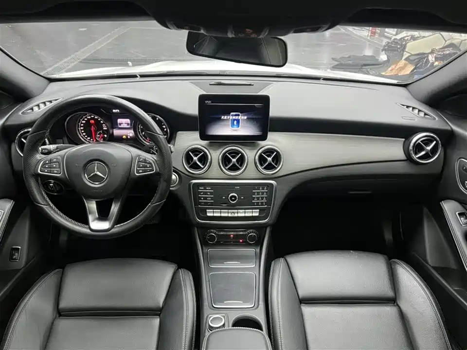 Mercedes-Benz CLA
