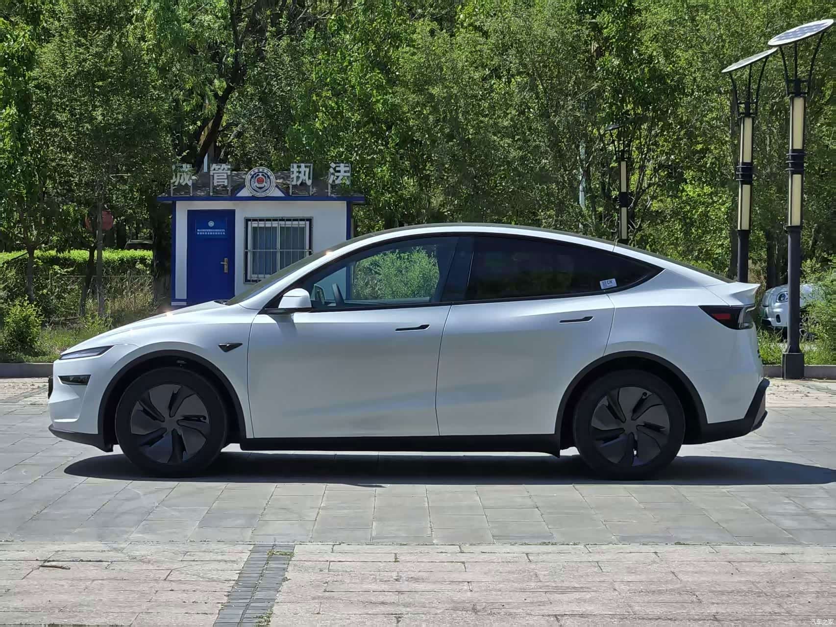 Tesla Model Y, 2026 3