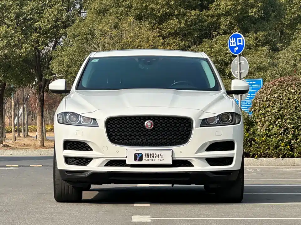 Jaguar F-PACE