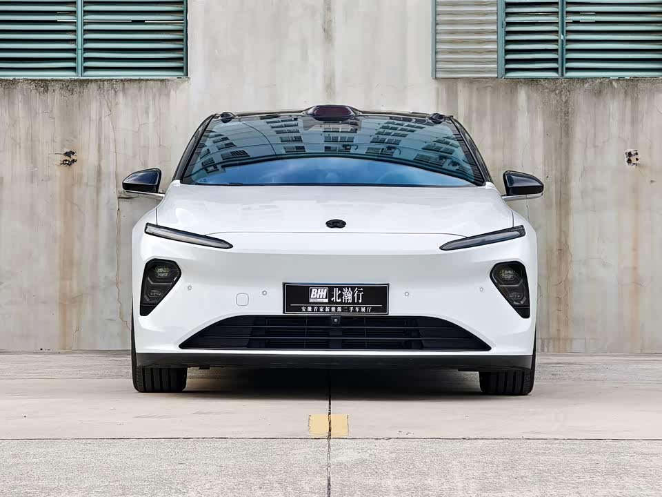 NIO ET7