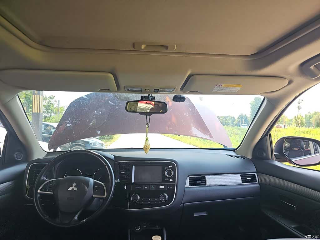 Mitsubishi Outlander, 2015 19