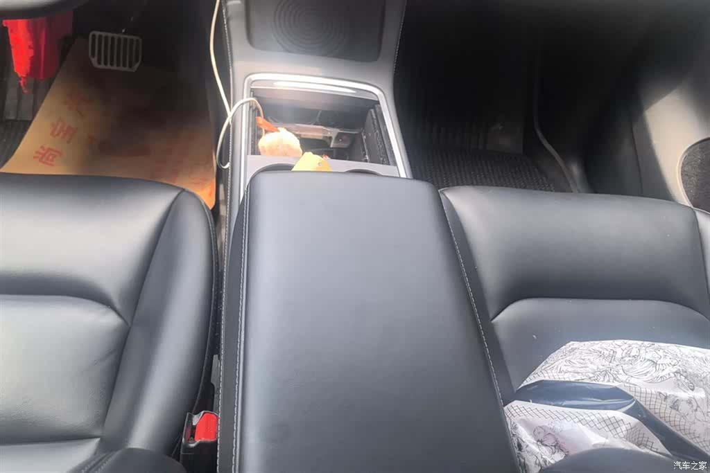 Tesla Model Y, 2023 16