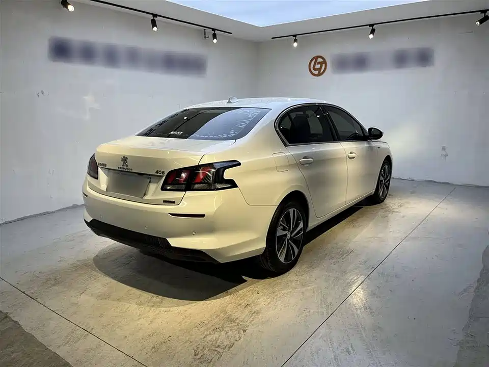 Peugeot 408