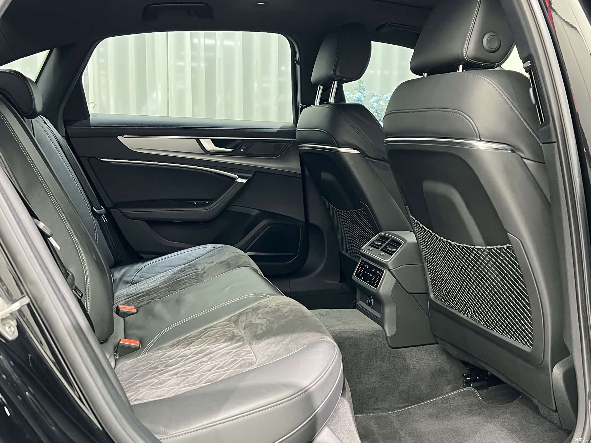 Audi A6L, 2020 все фото
