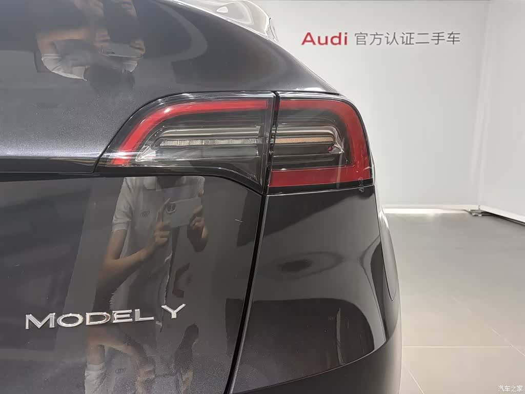 Tesla Model Y, 2024 16