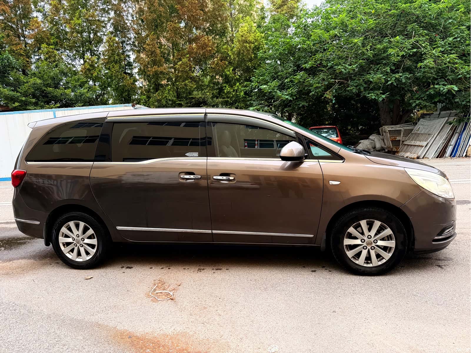 Buick GL8, 2017 3