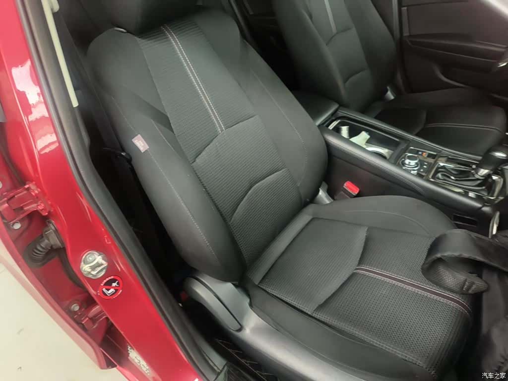 Mazda Mazda3, 2018 25