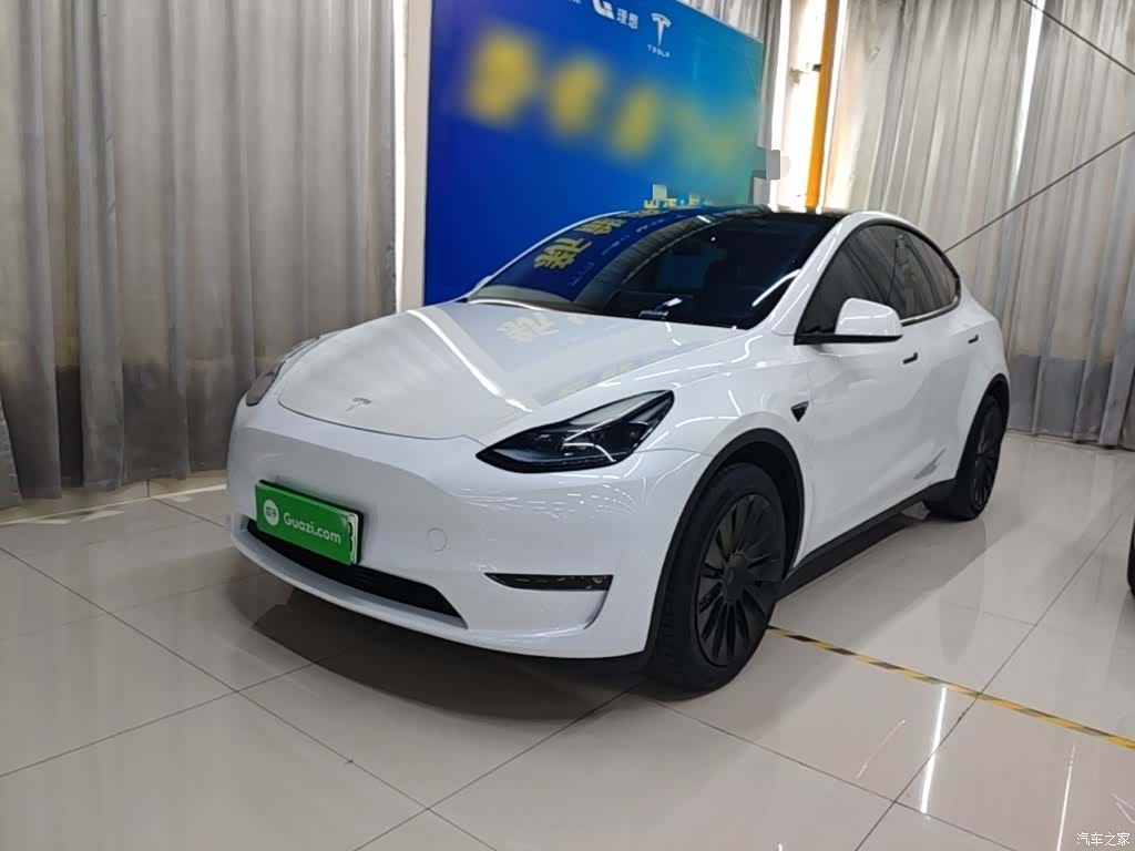 Tesla Model Y, 2023 1