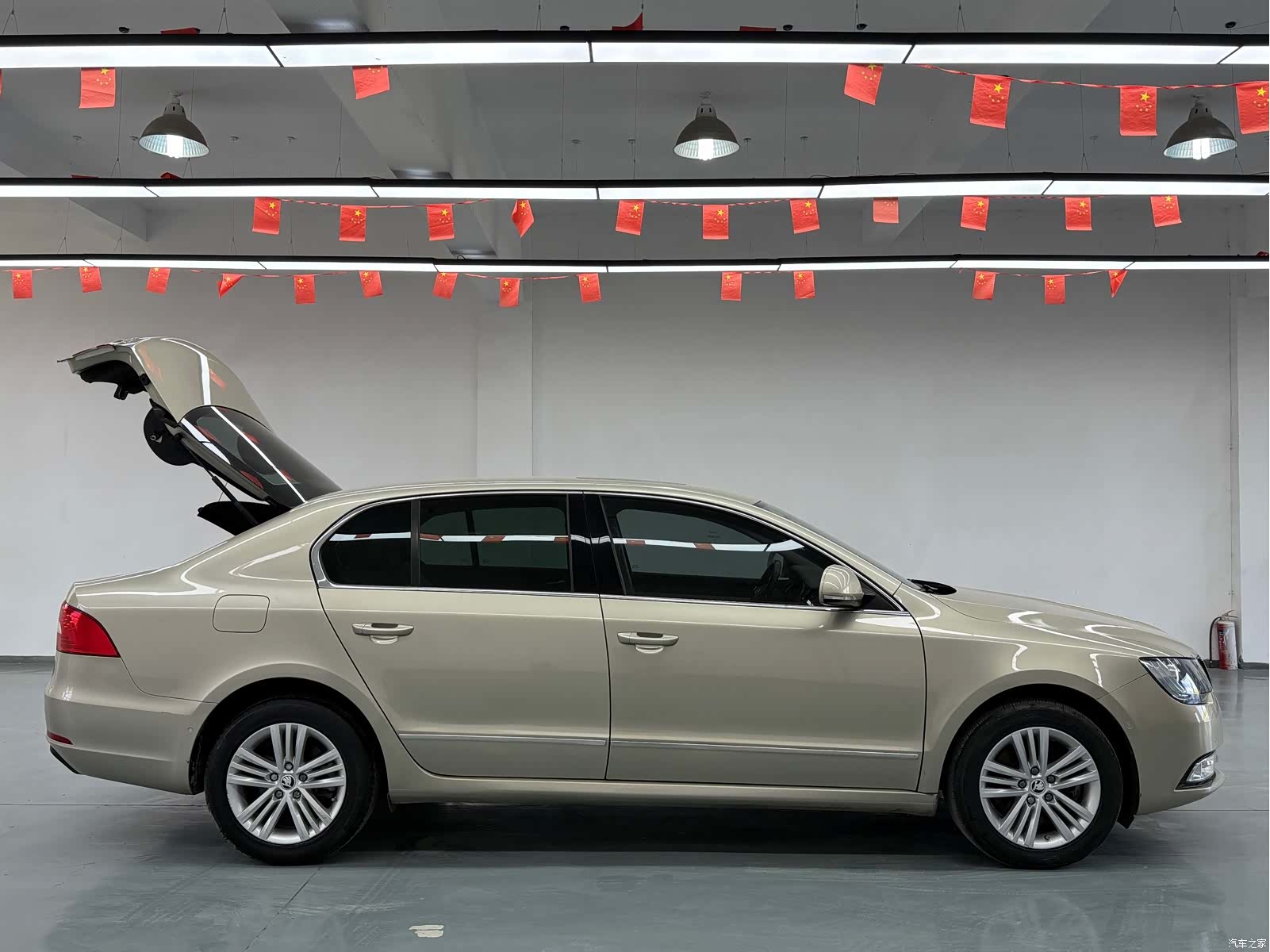 Skoda Superb, 2014 16