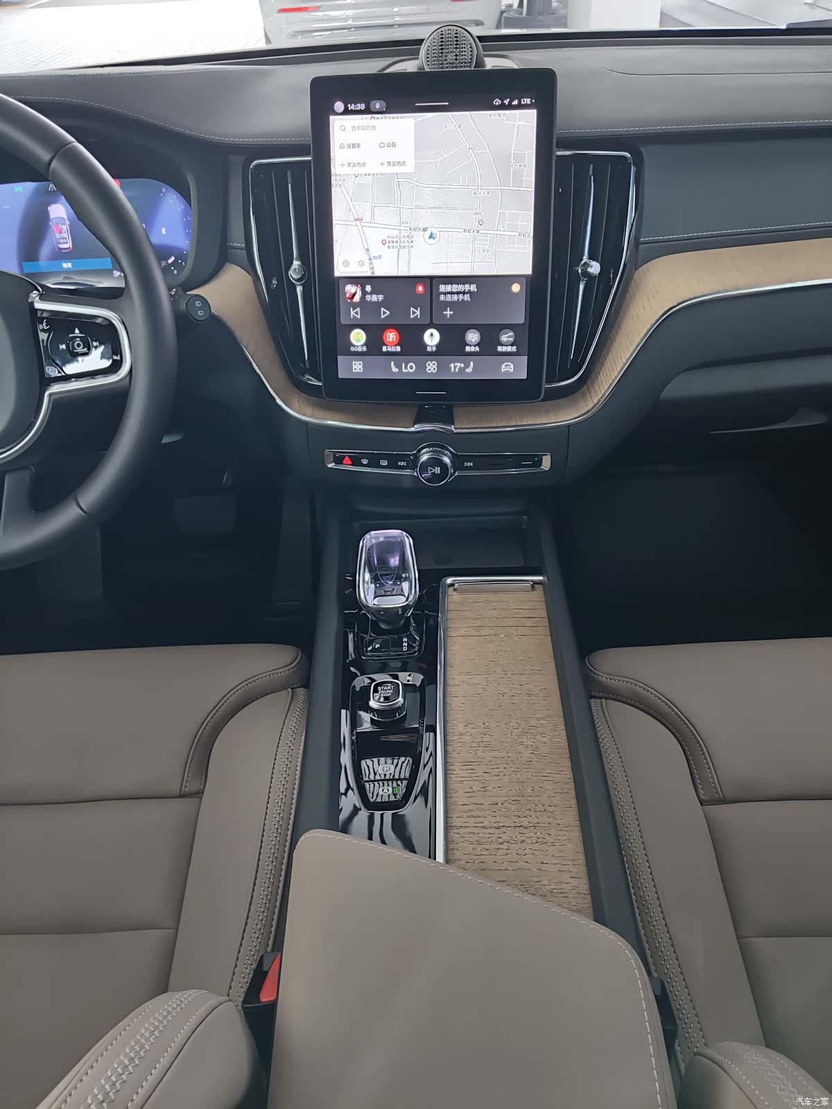 Volvo XC60, 2025 12