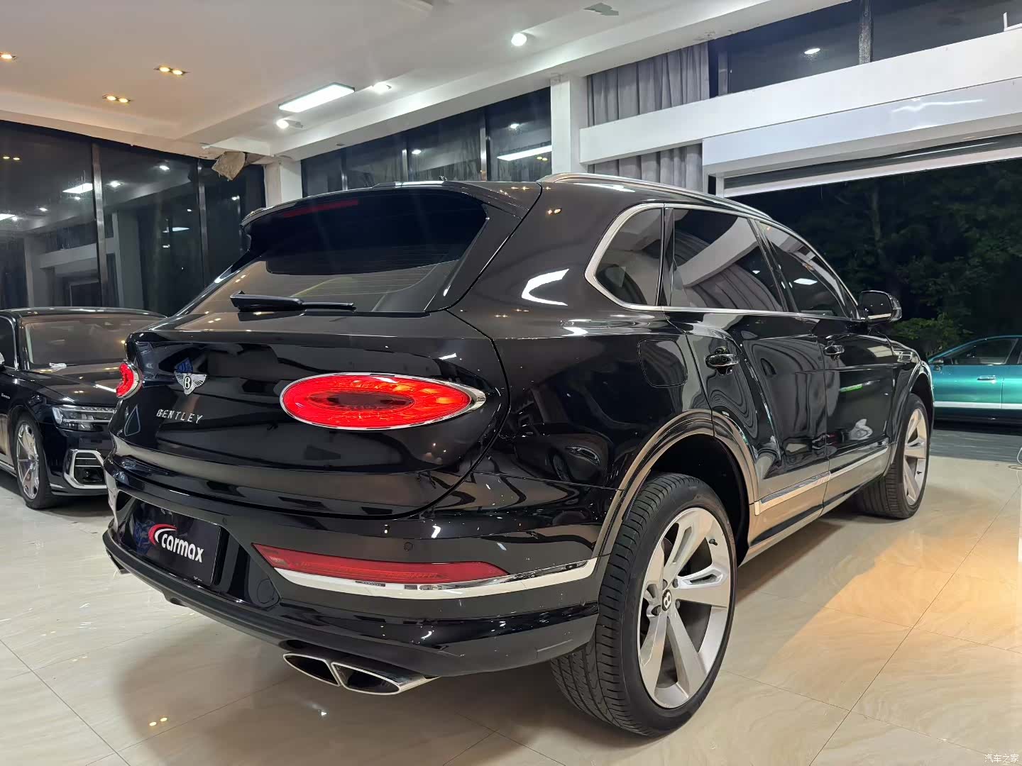 Bentley Bentayga, 2022 8