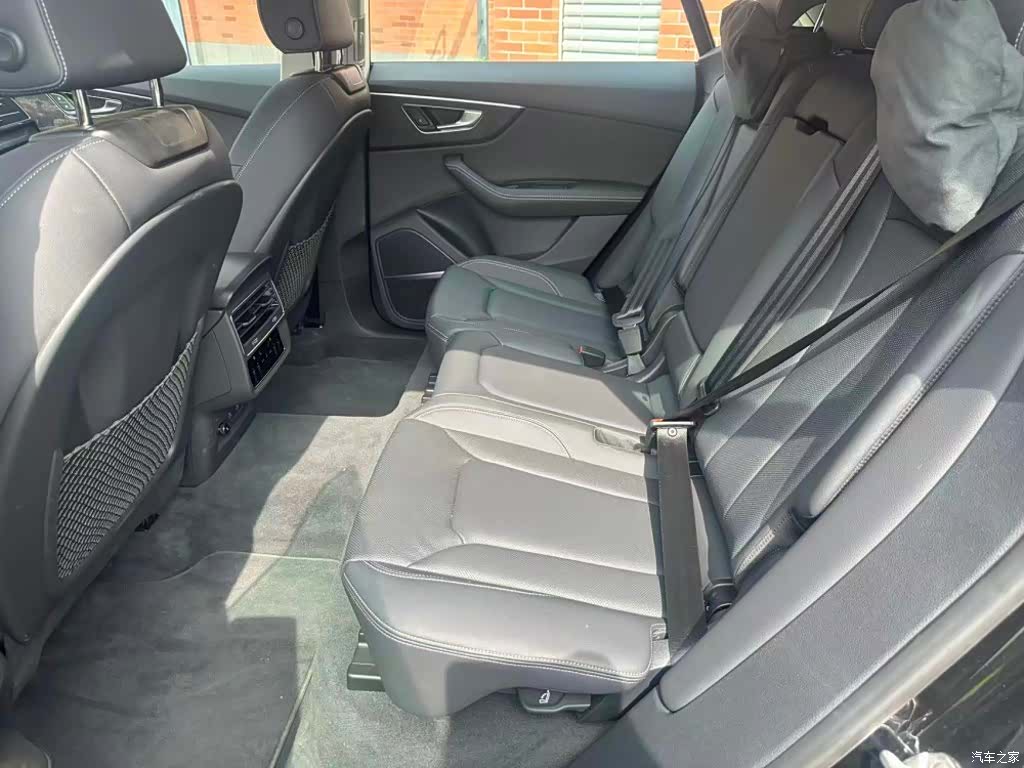 Audi Q8, 2025 8