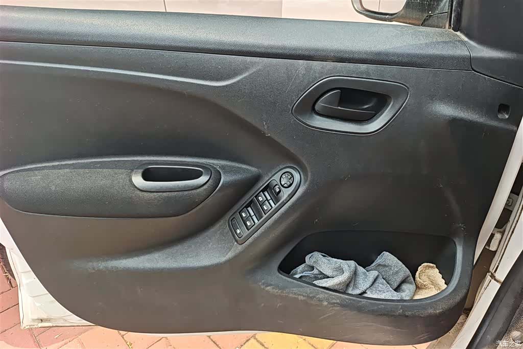 Peugeot 301, 2016 7