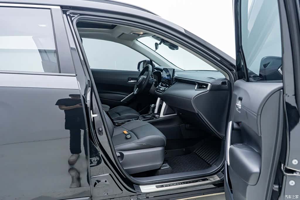 Toyota Frontlander, 2023 17