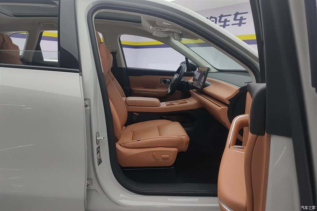 Leapmotor C10, 2025 8