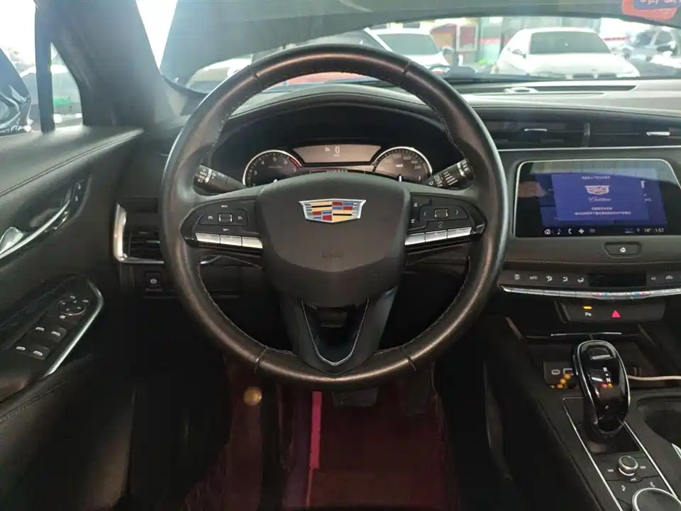 Cadillac XT4