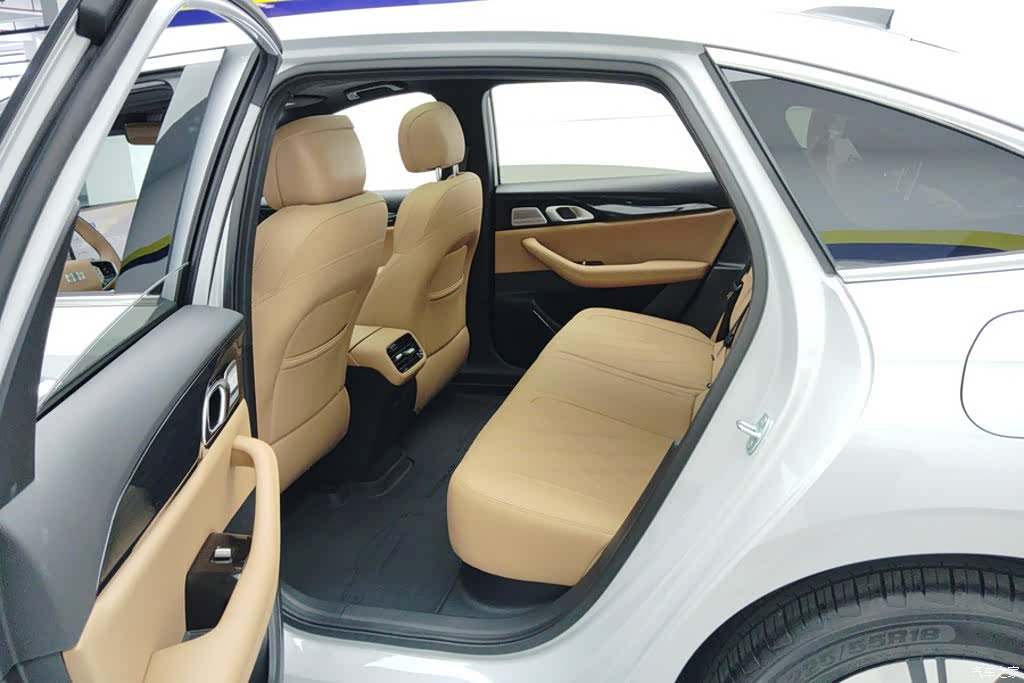 Geely A7, 2026 11