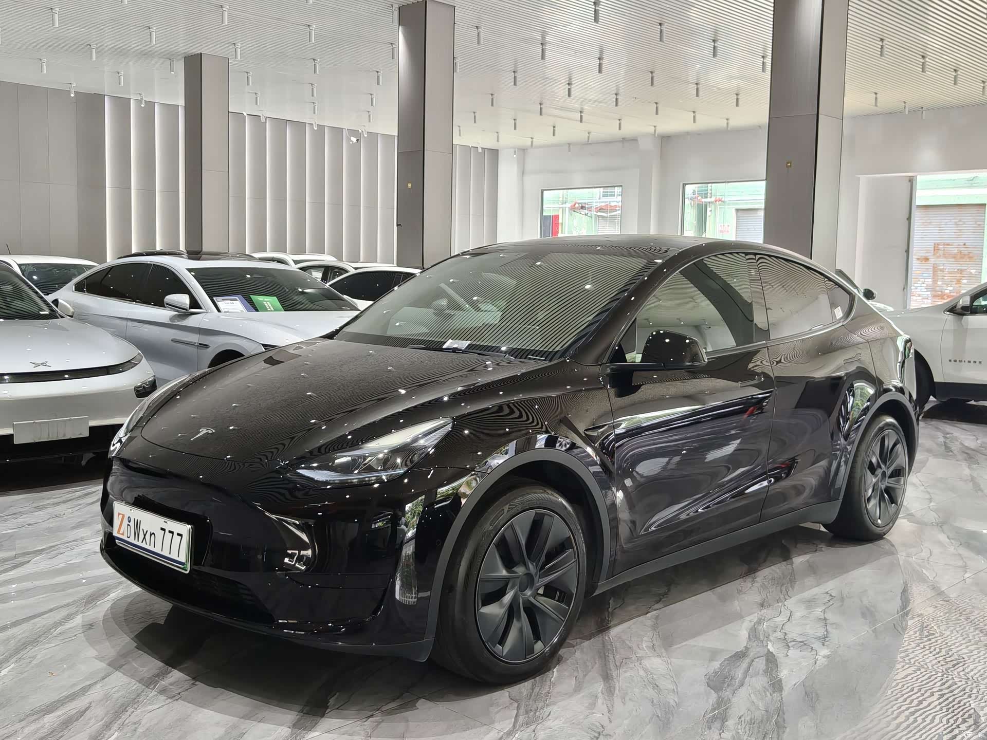 Tesla Model Y, 2023 1