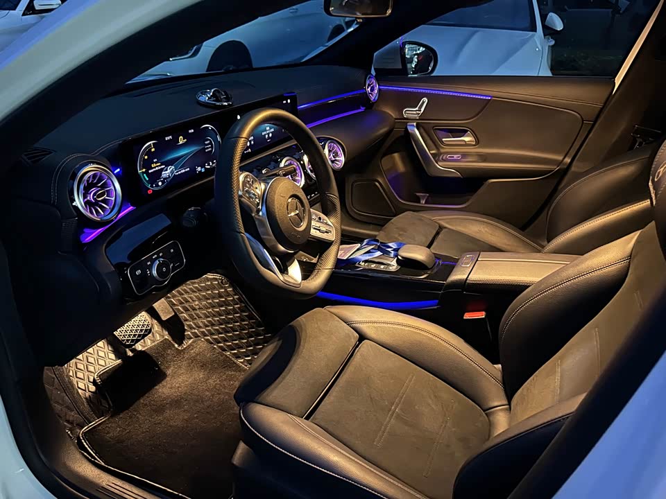 Mercedes-Benz Class A Mercedes-Benz Class A