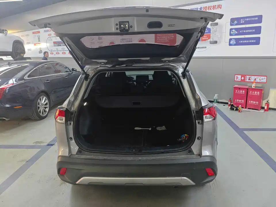 Toyota Corolla Sharp amplifier