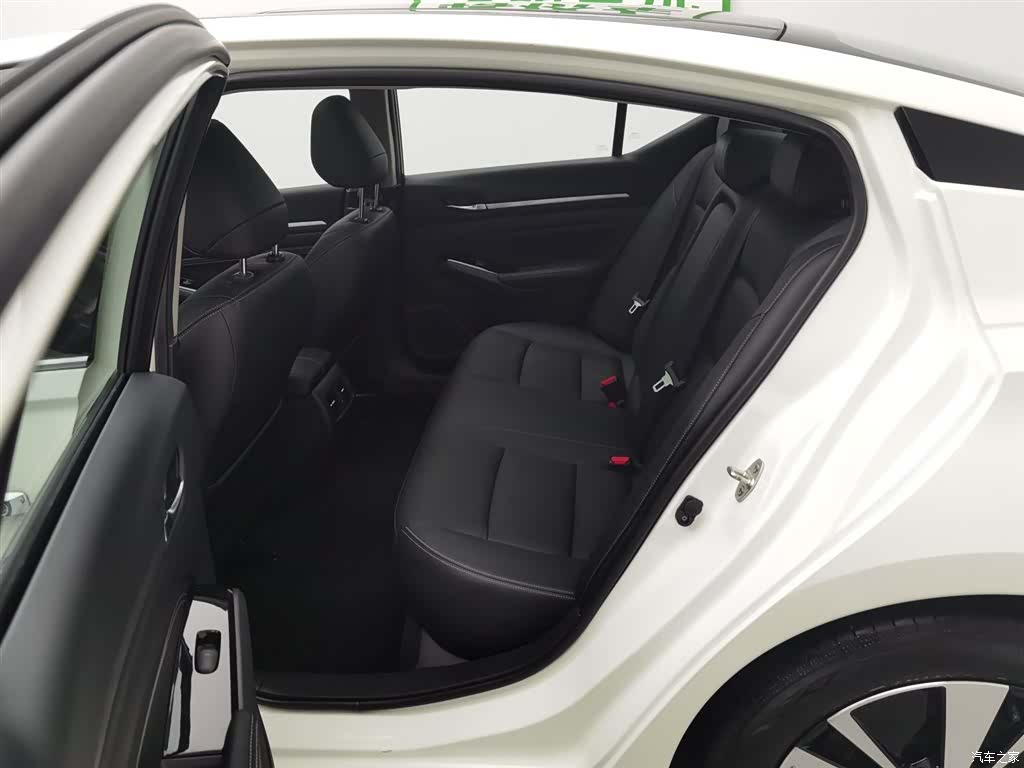 Nissan Teana, 2022 15