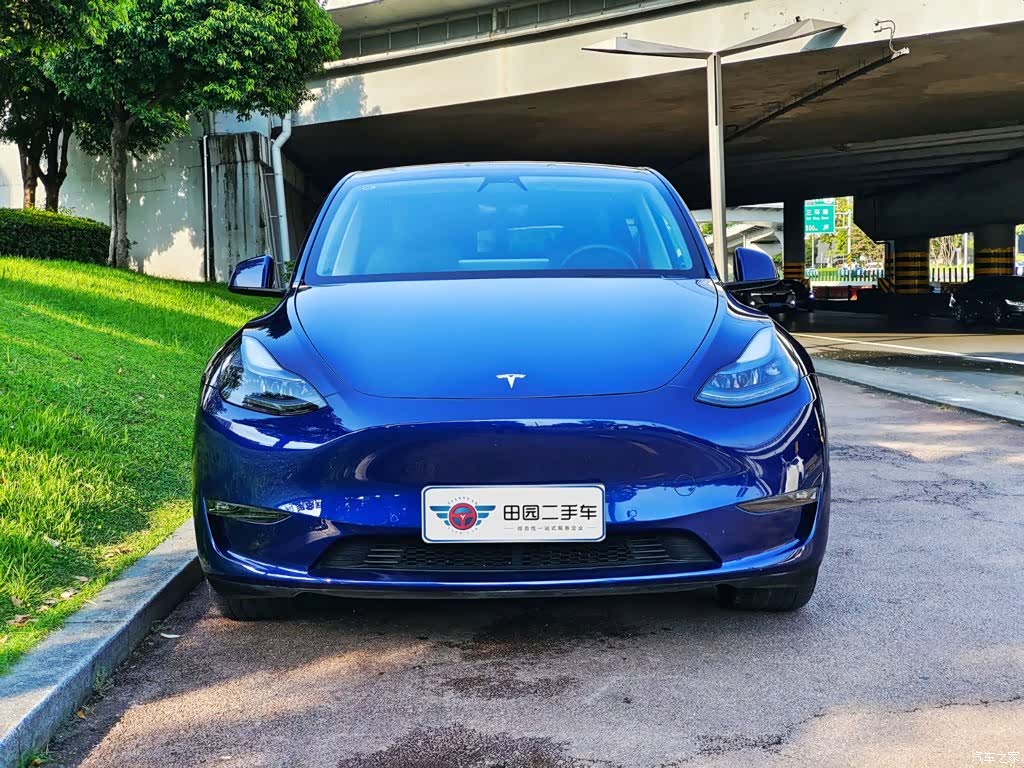 Tesla Model Y, 2022 2