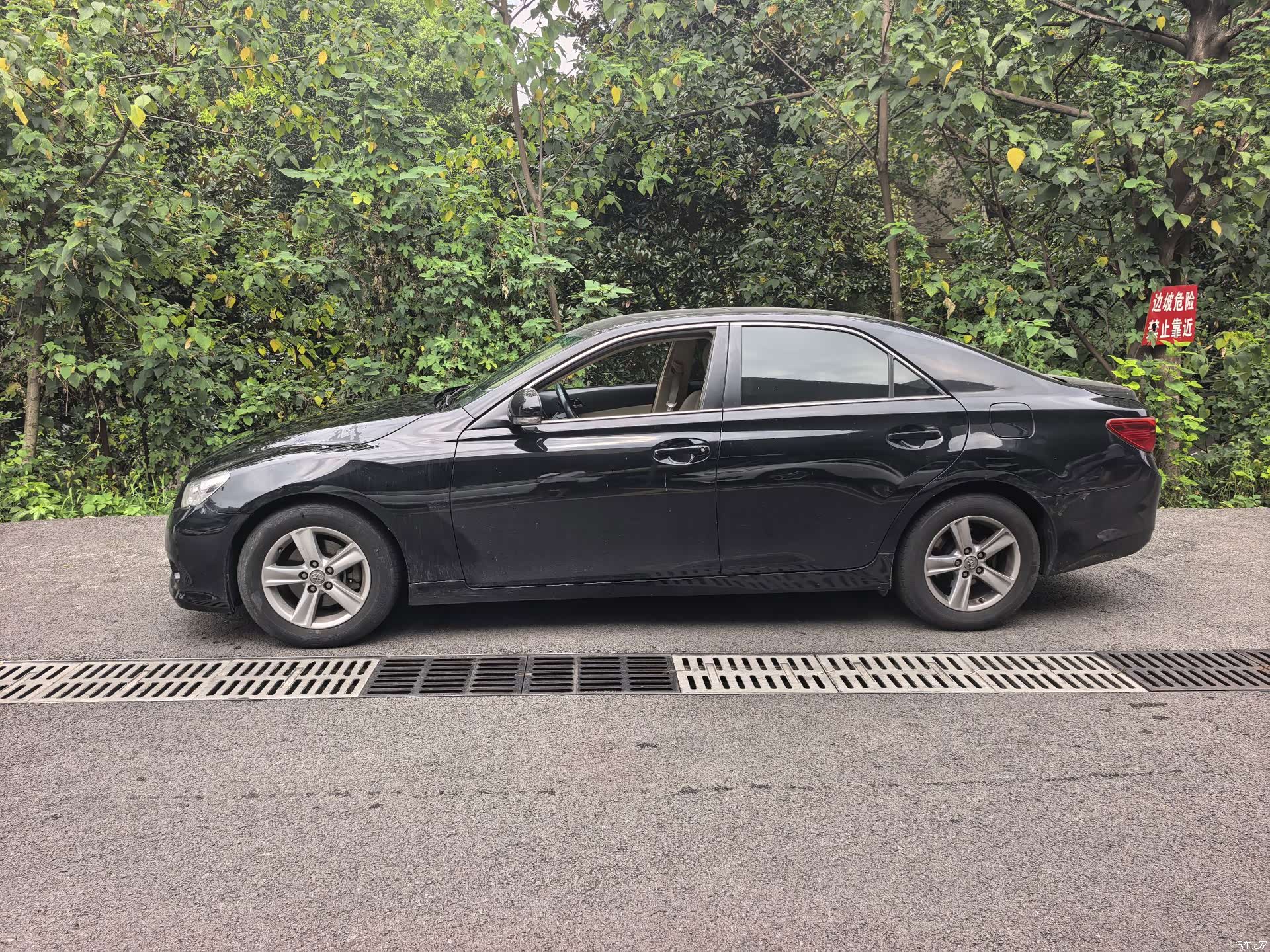 Toyota 2.5V, 2011 8