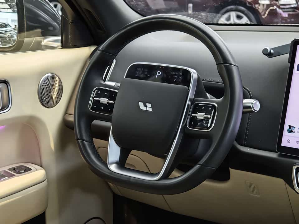 Li Auto Ideal L8