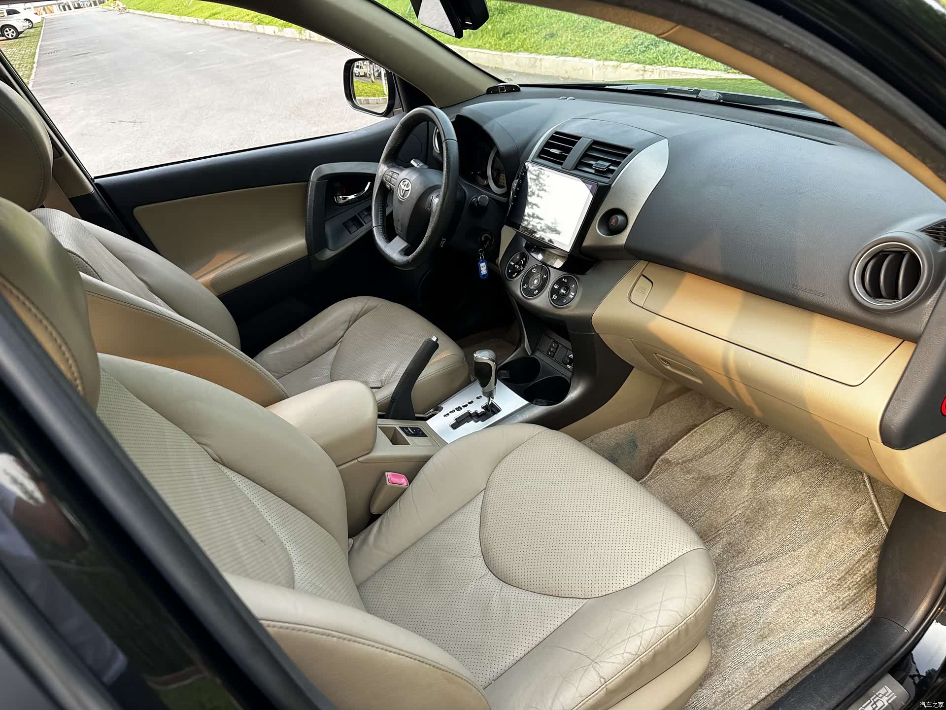 Toyota RAV4, 2012 11