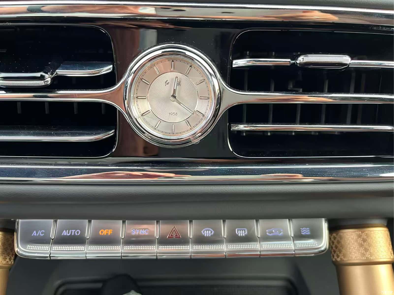 Hongqi 4, 2022 15