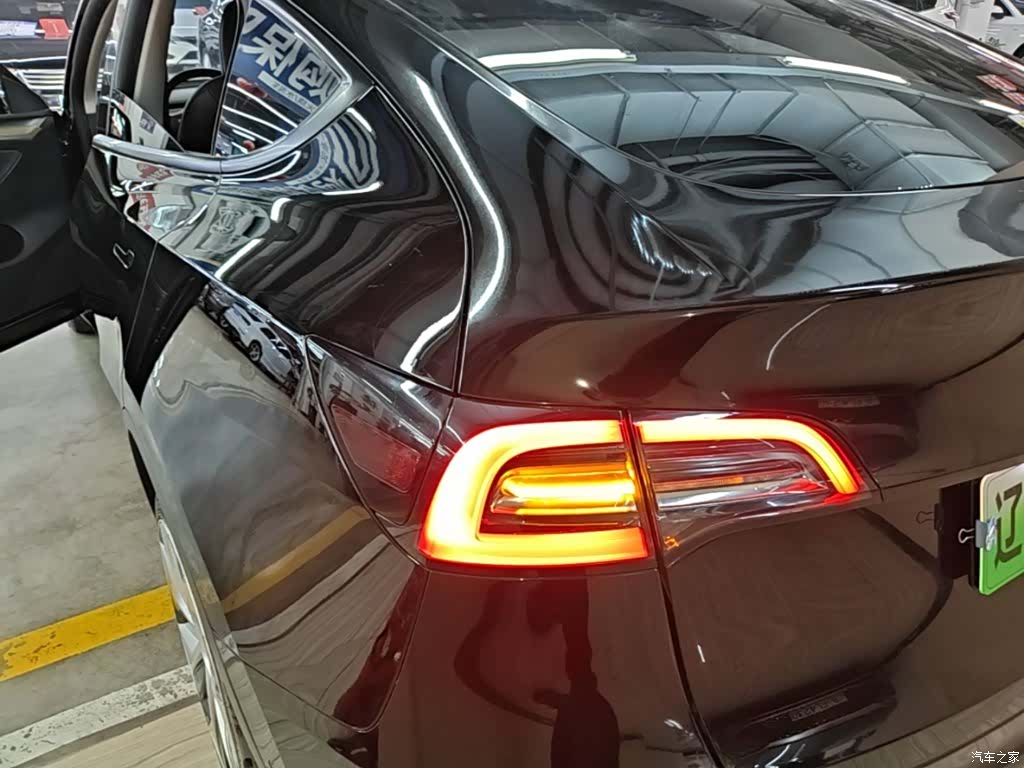 Tesla Model Y, 2022 все фото